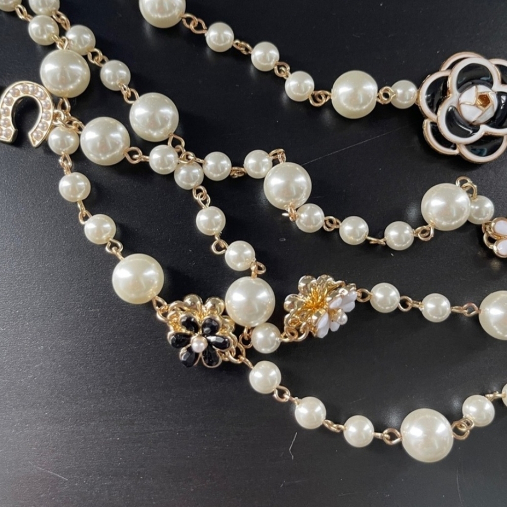 Black & White Pearl Long Baroque Necklace with Floral Charms - Picture 2 of 4